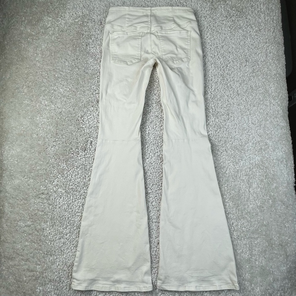 Free People Flare Jeans Womens 28 Bell Bottoms Pull On White Stretchy Denim Boho - Picture 2 of 14